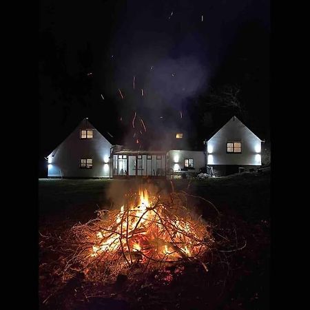 Bear Cottage, Tyn Y Cwm Eglwys-Fach Экстерьер фото